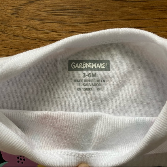 🌼FREE with bundle of 3+ items!🌼 Baby girl Tshirt - Picture 2 of 2